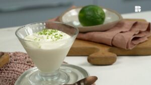 Mousse de leite em pó com suco de limão