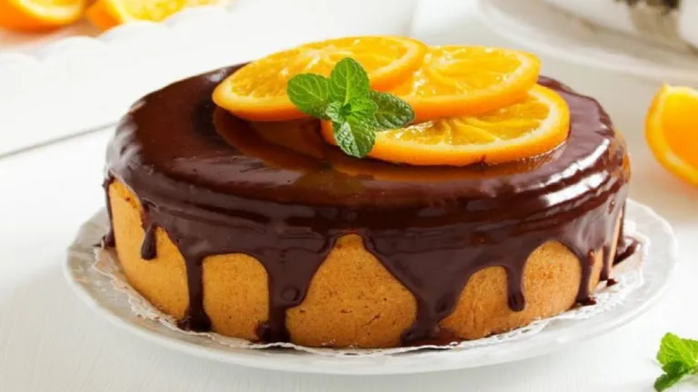 bolo-de-laranja-com-cobertura-de-chocolate