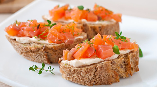 Bruschettas de Tomate e Manjericão