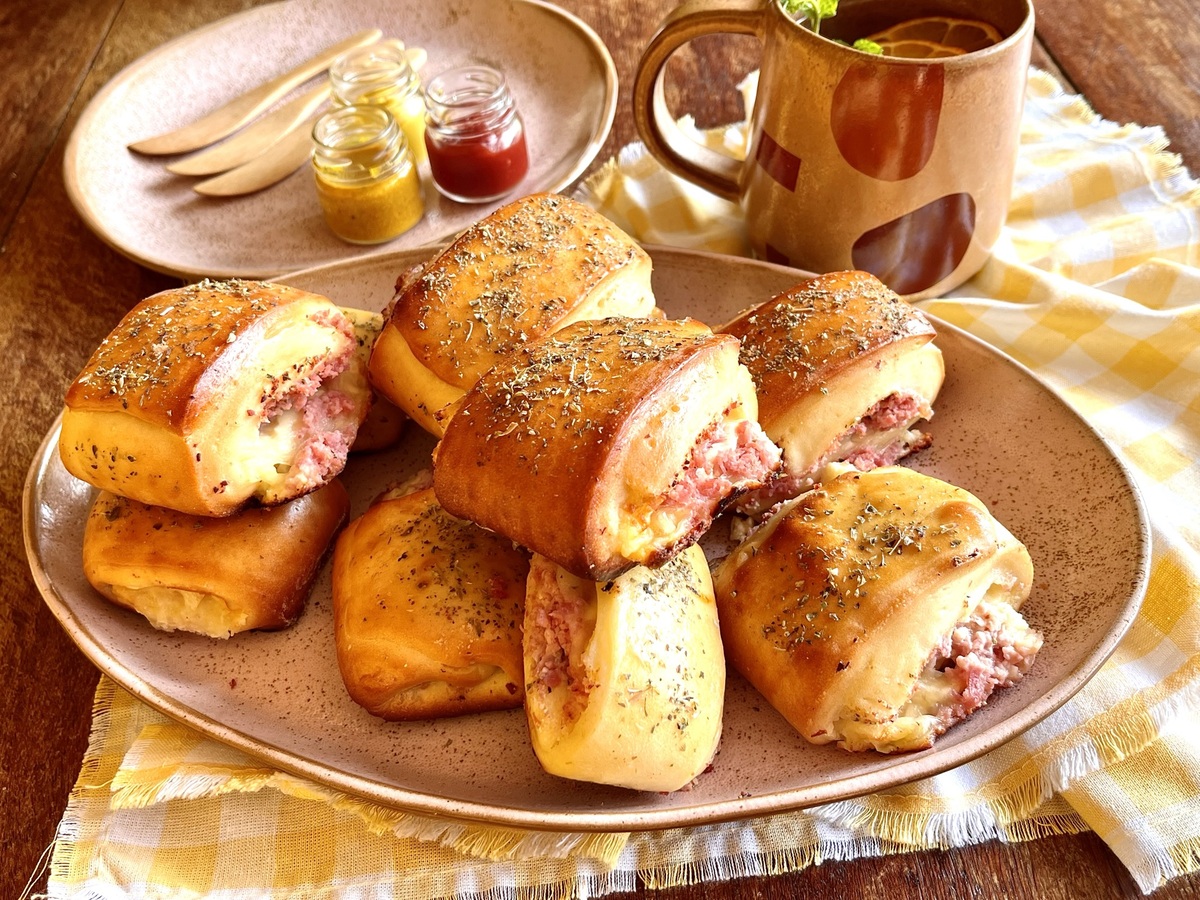 Receita de Enroladinho de Presunto e Queijo Assado