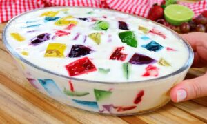 Como Fazer uma Deliciosa Gelatina Colorida com Creme de Leite